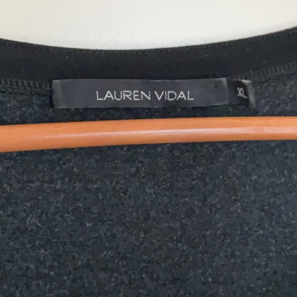 An elegant knee length theme dress by Lauren Vidal - Picture 4 of 6